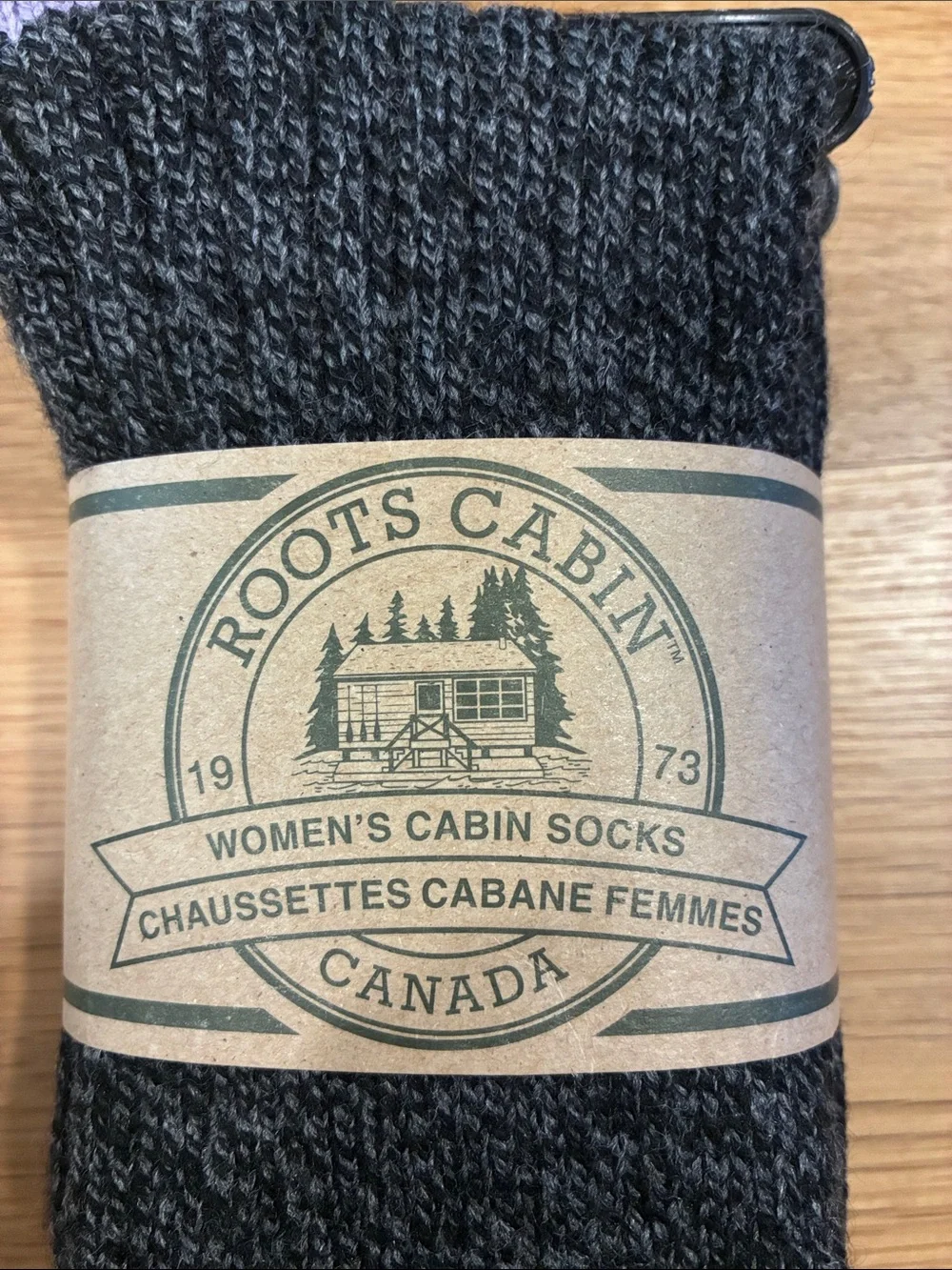 2-pack Roots Women's Cabin Crew Socks in Charcoal, Cream & Lavender